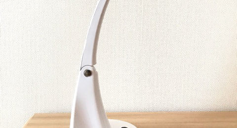 LED付きスタンドタイプの拡大鏡