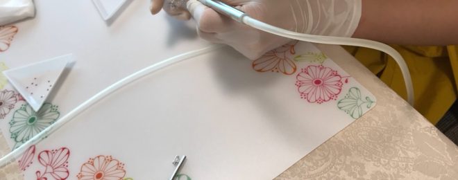 グルーデコレッスンの様子