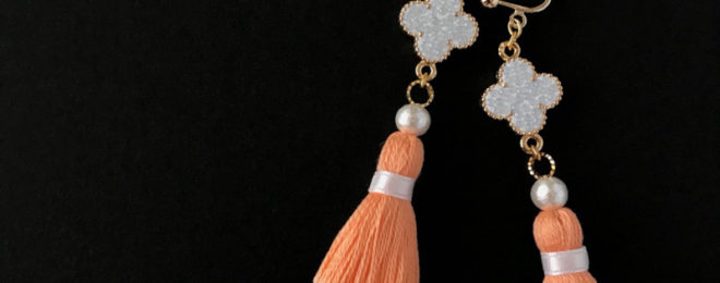 グルーデコとタッセルのイヤリング