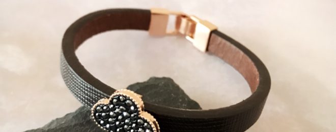 グルーデコ教室で生徒様が作ったブレス